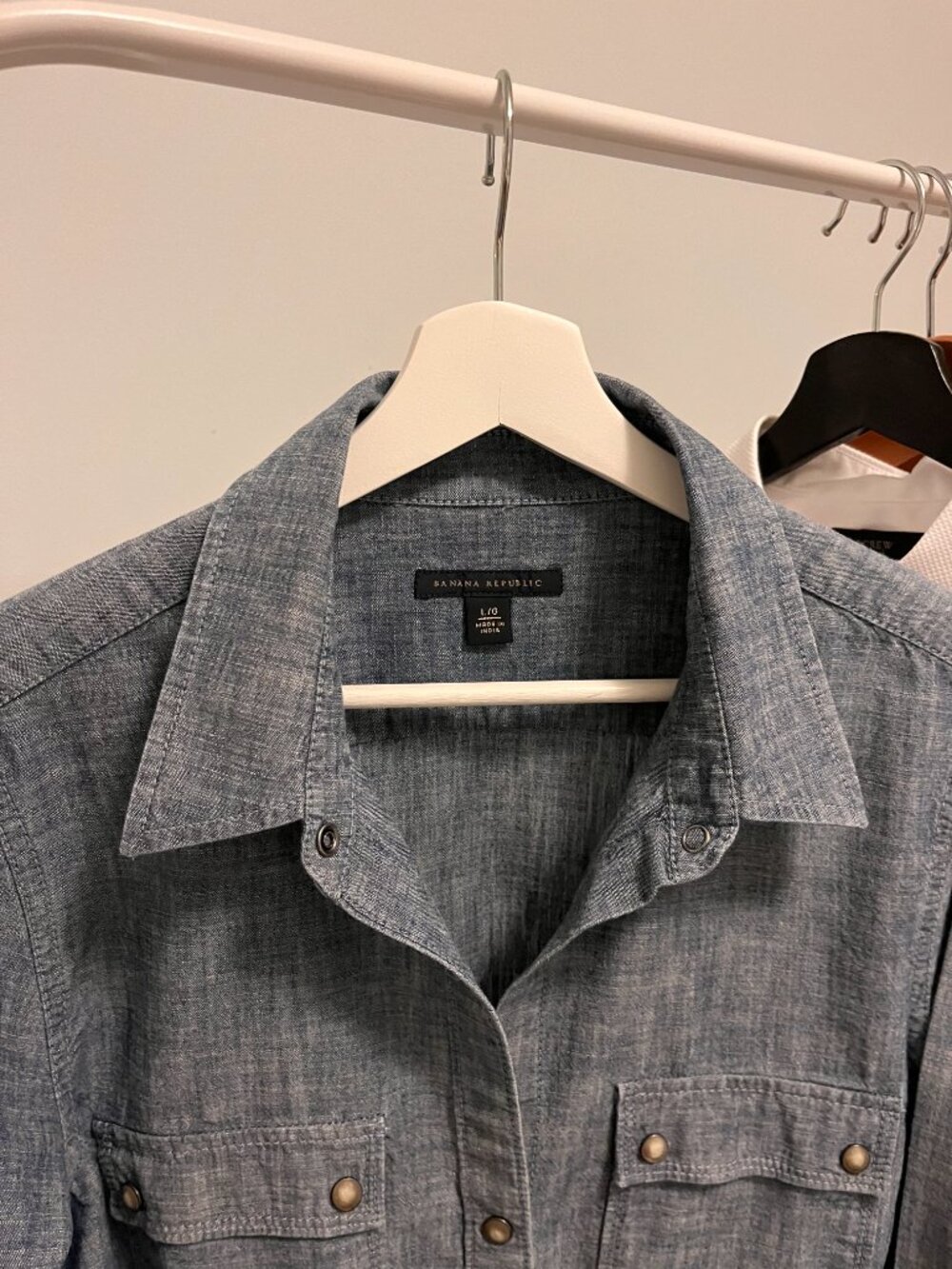 BANANA REPUBLIC DENIM CHAMBRAY, DARK BLUE SHIRT, SZ L, 100% COTTON - Picture 4 of 9